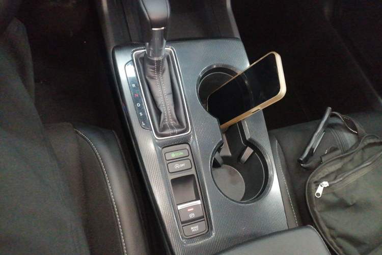 Used Honda Civic 2022 240TURBO CVT Dynamic Edition Gear Lever