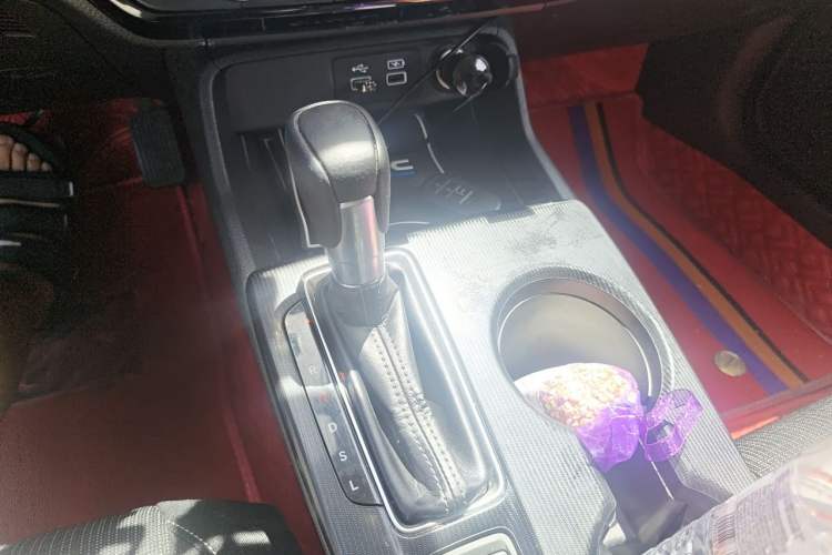 Used Honda Civic 2022 240TURBO CVT Dynamic Edition Gear Lever