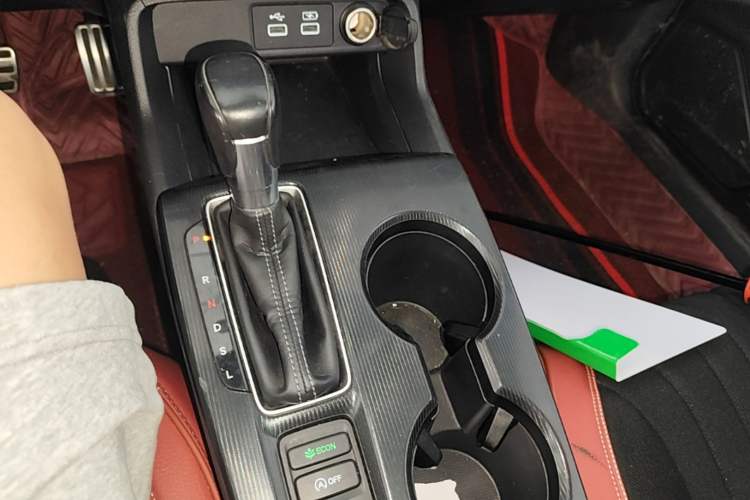 Used Honda Civic 2022 240TURBO CVT Dynamic Edition Gear Lever