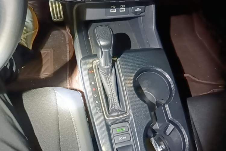 Used Honda Civic 2022 240TURBO CVT Dynamic Edition Gear Lever