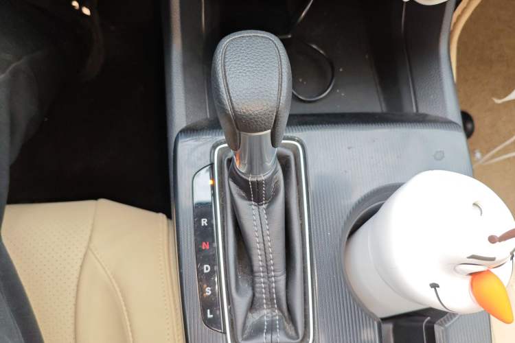 Used Honda Civic 2022 240TURBO CVT Dynamic Edition Gear Lever