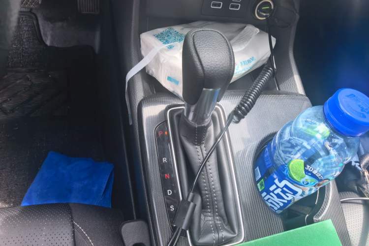 Used Honda Civic 2022 240TURBO CVT Dynamic Edition Gear Lever