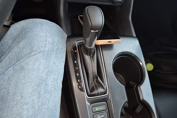 Used Honda Civic 2022 240TURBO CVT Dynamic Edition Gear Lever
