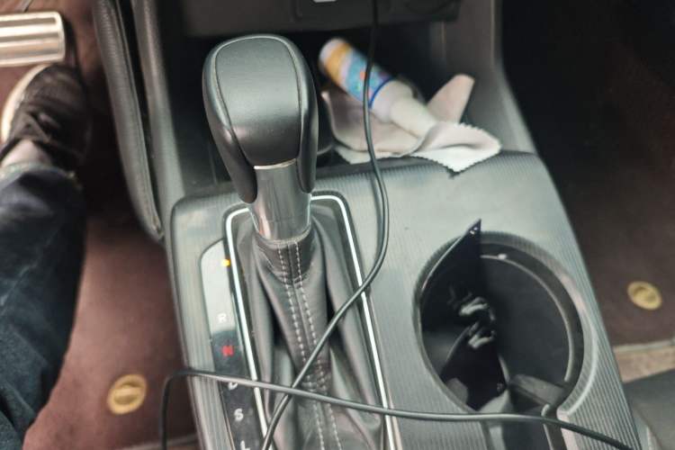 Used Honda Civic 2022 240TURBO CVT Dynamic Edition Gear Lever