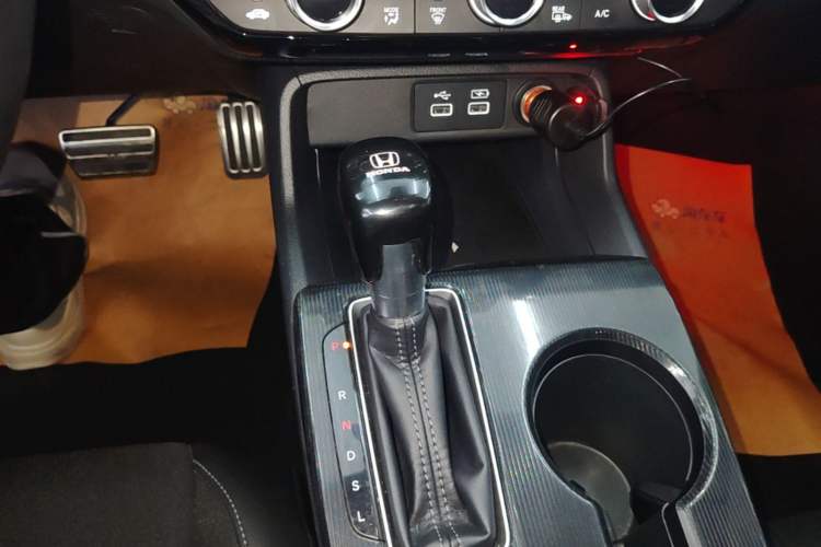 Used Honda Civic 2022 240TURBO CVT Dynamic Edition Gear Lever