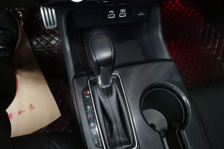 Used Honda Civic 2022 240TURBO CVT Dynamic Edition Gear Lever
