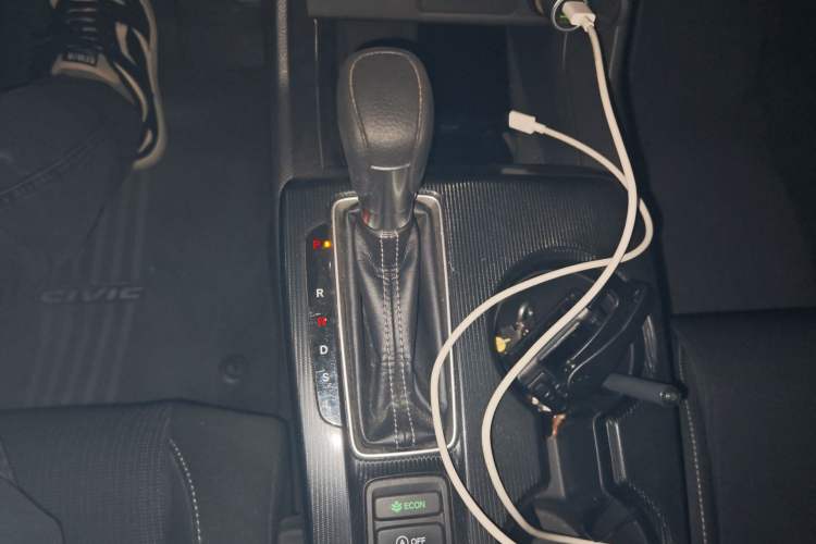 Used Honda Civic 2022 240TURBO CVT Dynamic Edition Gear Lever