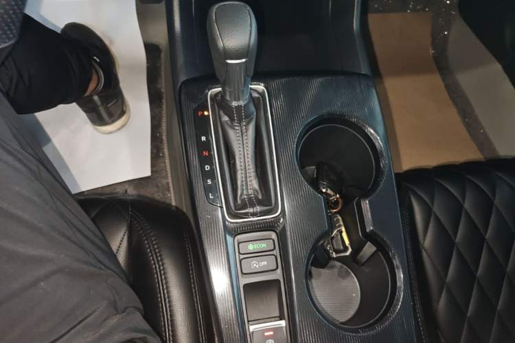 Used Honda Civic 2022 240TURBO CVT Dynamic Edition Gear Lever