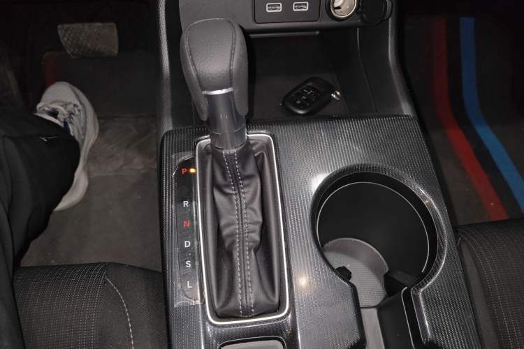 Used Honda Civic 2022 240TURBO CVT Dynamic Edition Gear Lever