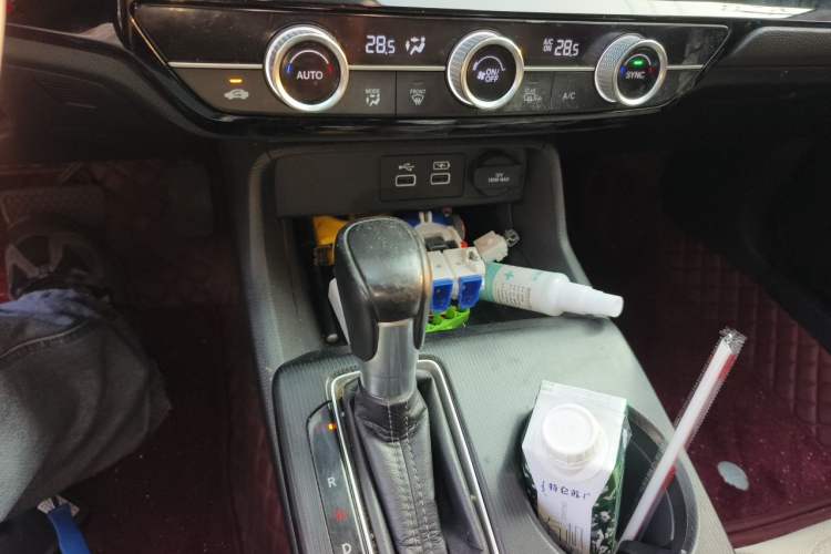 Used Honda Civic 2022 240TURBO CVT Dynamic Control Version Gear Lever
