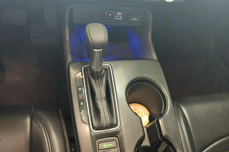 Used Honda Civic 2022 240TURBO CVT Dynamic Edition Gear Lever
