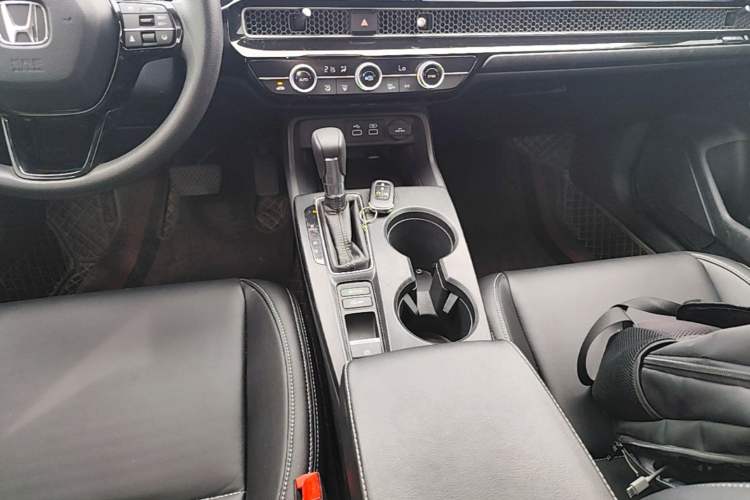 Used Honda Civic 2022 240TURBO CVT Dynamic Edition Gear Lever