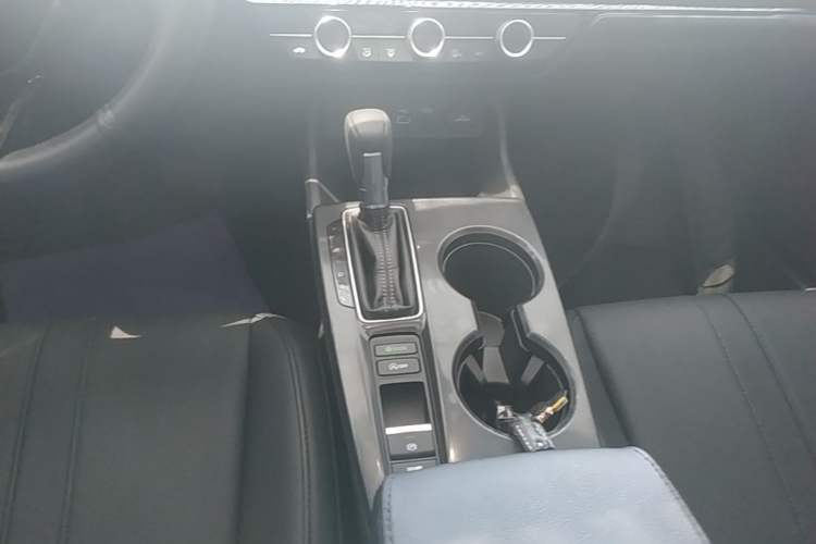Used Honda Civic 2022 240TURBO CVT Dynamic Edition Gear Lever