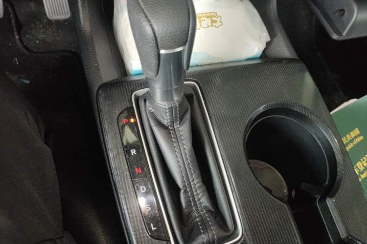Used Honda Civic 2022 240TURBO CVT Dynamic Edition Gear Lever