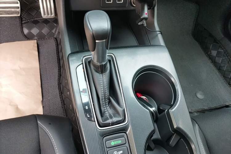 Used Honda Civic 2022 240TURBO CVT Dynamic Edition Gear Lever