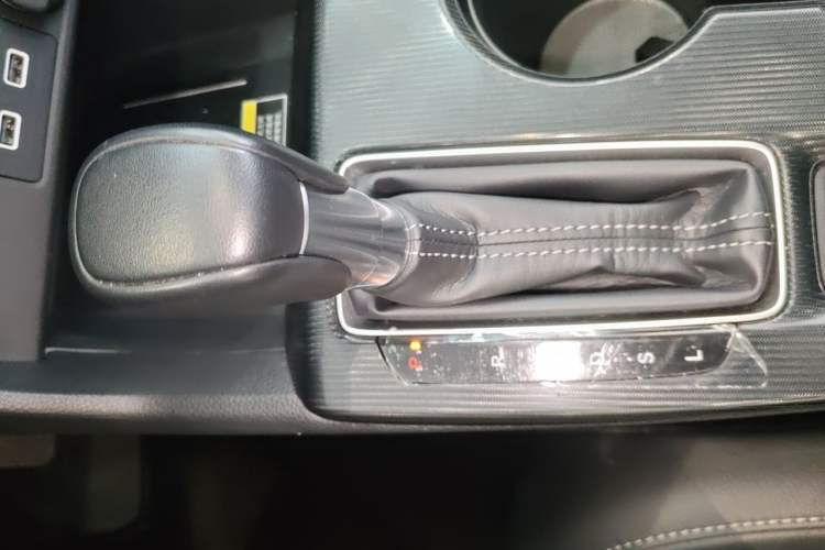 Used Honda Civic 2022 240TURBO CVT Dynamic Control Version Gear Lever