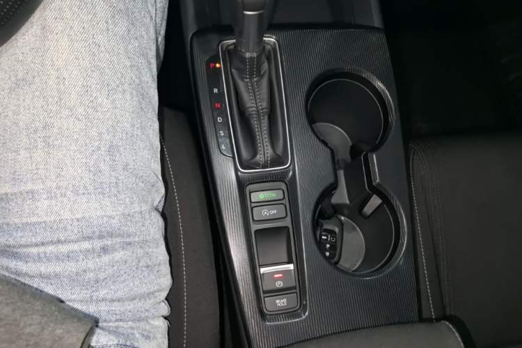 Used Honda Civic 2022 240TURBO CVT Dynamic Edition Gear Lever
