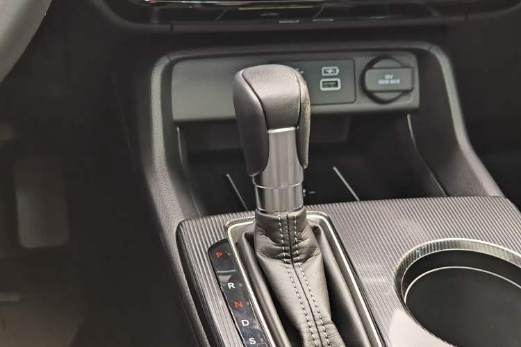Used Honda Civic 2022 240TURBO CVT Dynamic Control Version Gear Lever