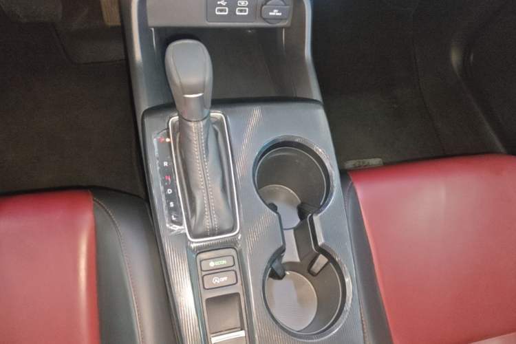 Used Honda Civic 2022 240TURBO CVT Dynamic Edition Gear Lever