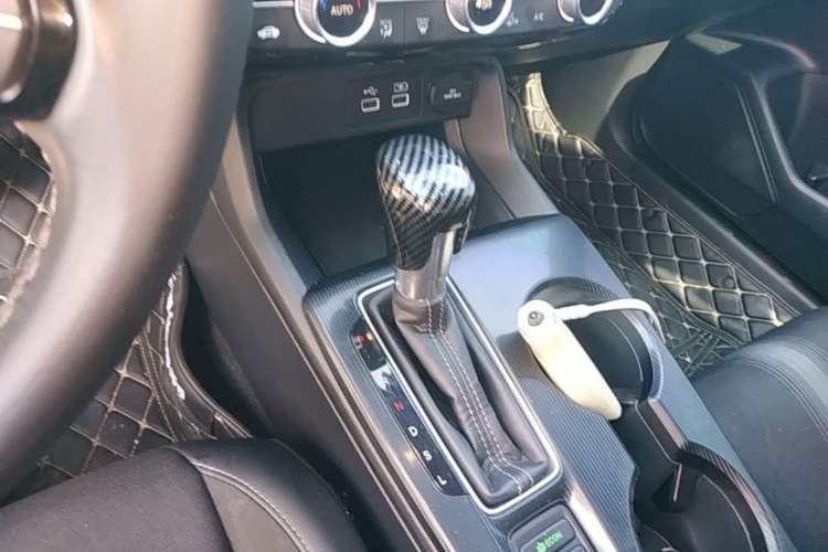 Used Honda Civic 2022 240TURBO CVT Dynamic Edition Gear Lever