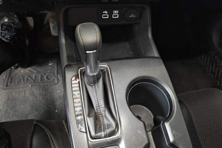Used Honda Civic 2022 240TURBO CVT Dynamic Edition Gear Lever