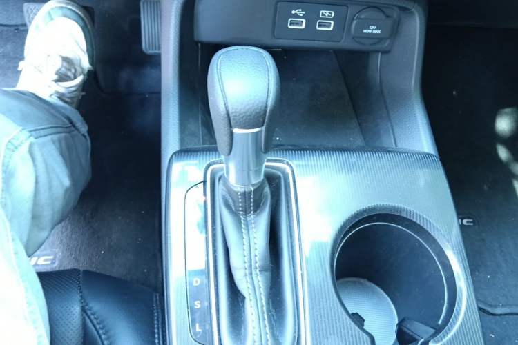 Used Honda Civic 2022 240TURBO CVT Dynamic Edition Gear Lever