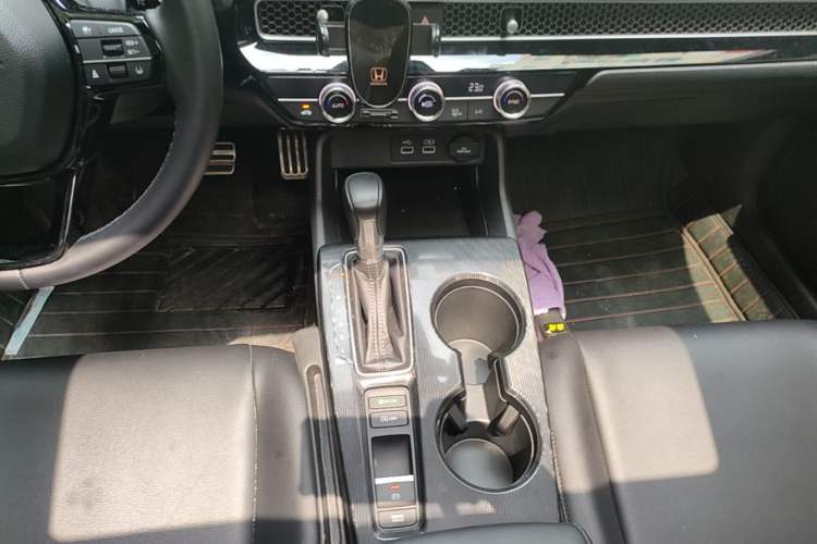 Used Honda Civic 2022 240TURBO CVT Dynamic Edition Gear Lever