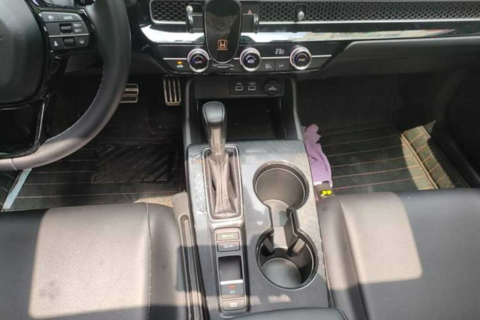 Used Honda Civic 2022 240TURBO CVT Dynamic Edition Gear Lever