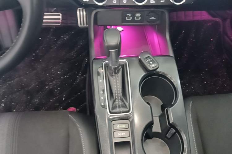 Used Honda Civic 2022 240TURBO CVT Dynamic Edition Gear Lever