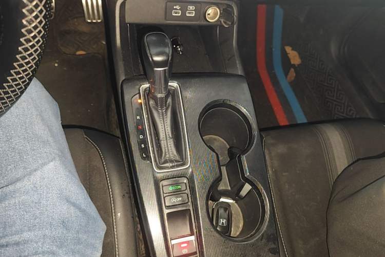 Used Honda Civic 2022 240TURBO CVT Dynamic Edition Gear Lever