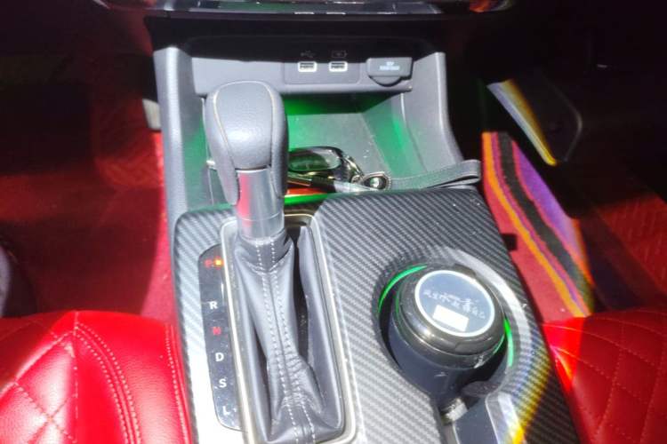 Used Honda Civic 2022 240TURBO CVT Dynamic Edition Gear Lever