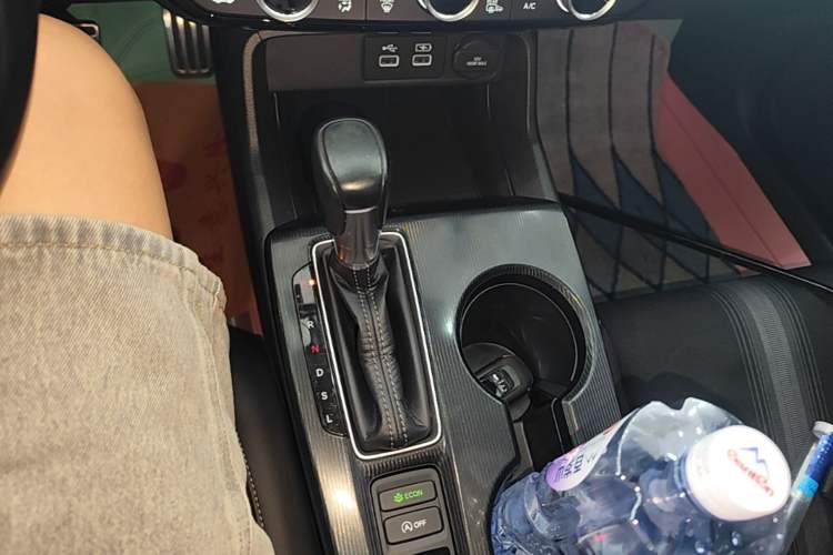 Used Honda Civic 2022 240TURBO CVT Dynamic Edition Gear Lever