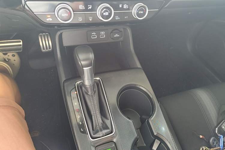 Used Honda Civic 2022 240TURBO CVT Dynamic Edition Gear Lever