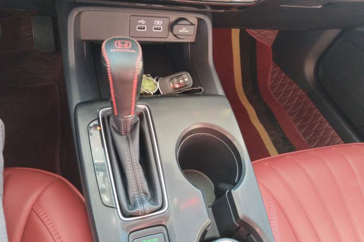 Used Honda Civic 2022 240TURBO CVT Dynamic Edition Gear Lever