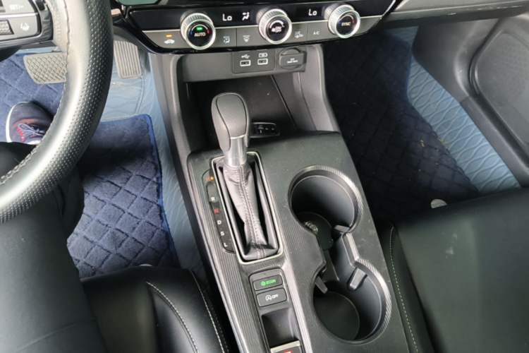 Used Honda Civic 2022 240TURBO CVT Dynamic Edition Gear Lever