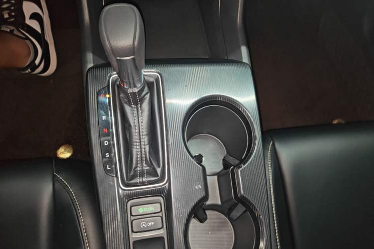 Used Honda Civic 2022 240TURBO CVT Dynamic Edition Gear Lever