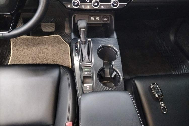 Used Honda Civic 2022 240TURBO CVT Dynamic Edition Gear Lever