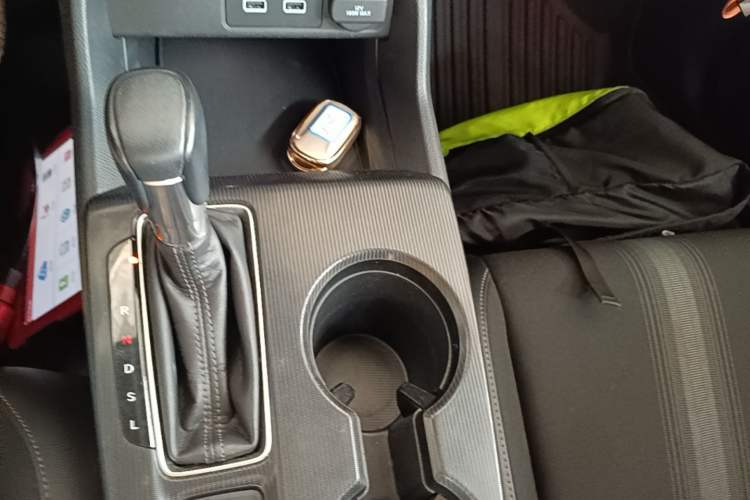 Used Honda Civic 2022 240TURBO CVT Dynamic Edition Gear Lever