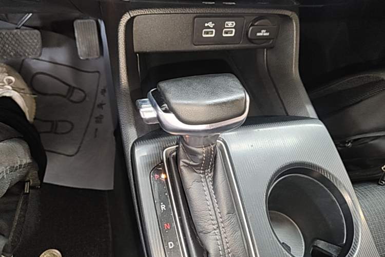 Used Honda Civic 2022 240TURBO CVT Dynamic Edition Gear Lever