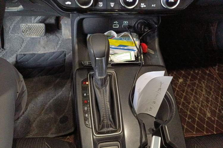 Used Honda Civic 2022 240TURBO CVT Dynamic Edition Gear Lever