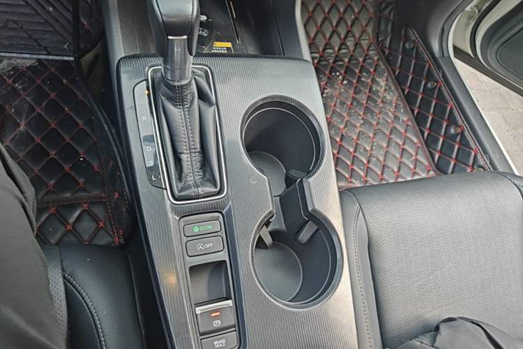 Used Honda Civic 2022 240TURBO CVT Dynamic Control Version Gear Lever