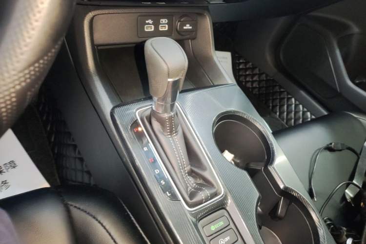 Used Honda Civic 2022 240TURBO CVT Dynamic Edition Gear Lever