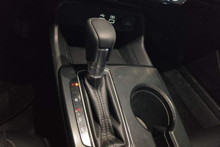 Used Honda Civic 2022 240TURBO CVT Dynamic Edition Gear Lever