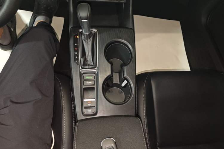 Used Honda Civic 2022 240TURBO CVT Dynamic Edition Gear Lever