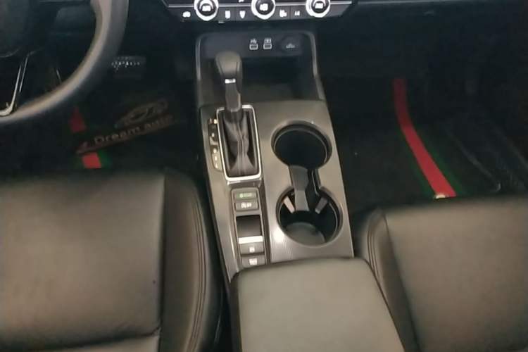 Used Honda Civic 2022 240TURBO CVT Dynamic Edition Gear Lever
