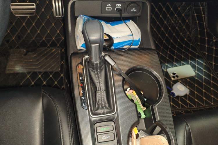 Used Honda Civic 2022 240TURBO CVT Dynamic Edition Gear Lever