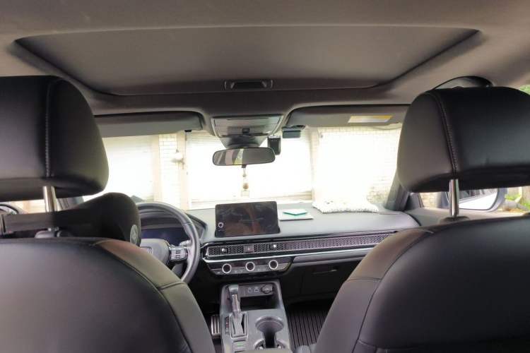 Used Honda Civic 2022 240TURBO CVT Dynamic Edition Headliner