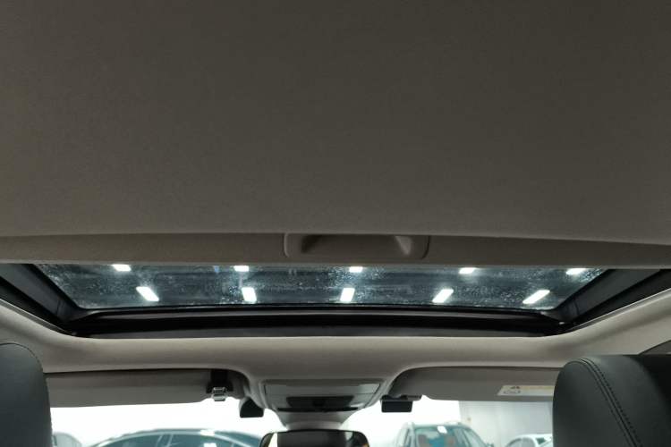 Used Honda Civic 2022 240TURBO CVT Dynamic Edition Headliner