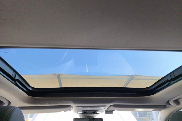 Used Honda Civic 2022 240TURBO CVT Dynamic Control Version Headliner