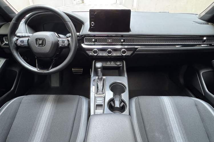 Used Honda Civic 2022 240TURBO CVT Dynamic Edition Interior 1